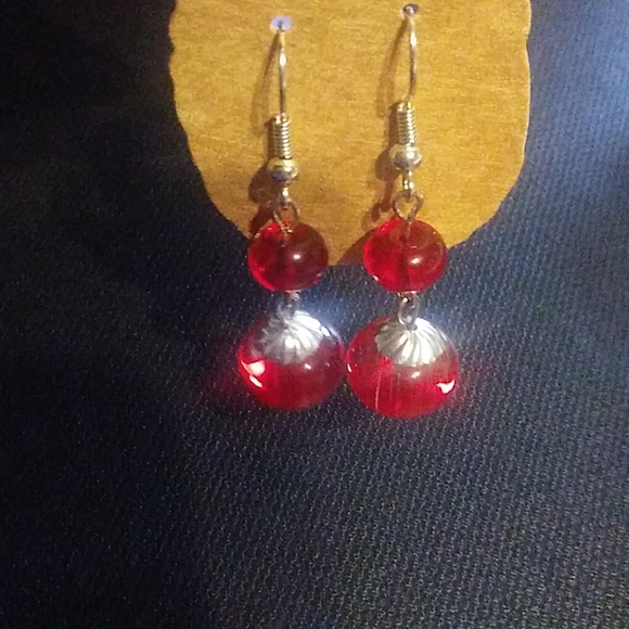 💍 Handcrafted red glass drop earrings - Picture 4 of 4